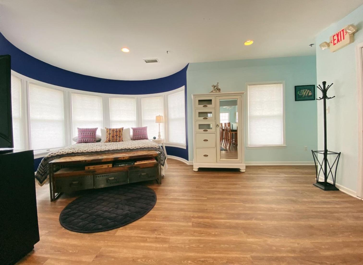 Tavern On The Bay - Frank Sinatra 4* Somers Point