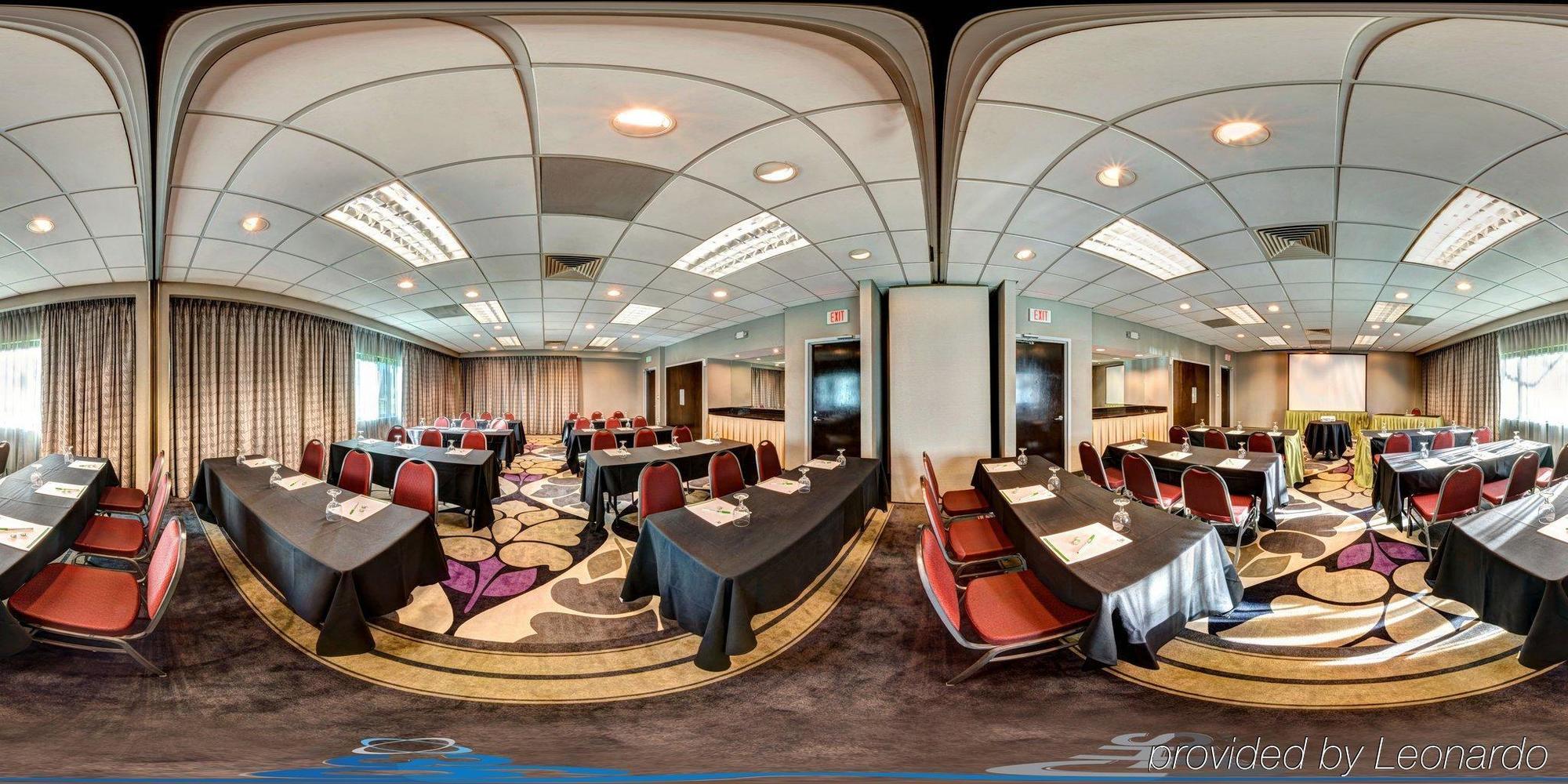 By Ihg Princeton
