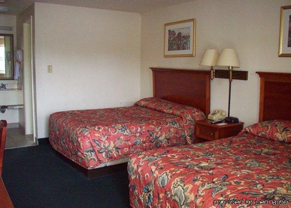 Econo Lodge *