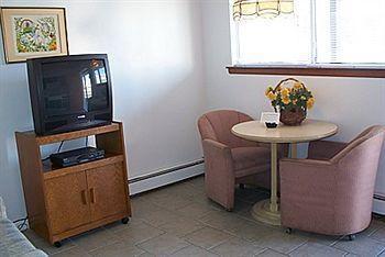 Hotel Aquarius Arms 2*
