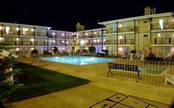 Hotel Periwinkle