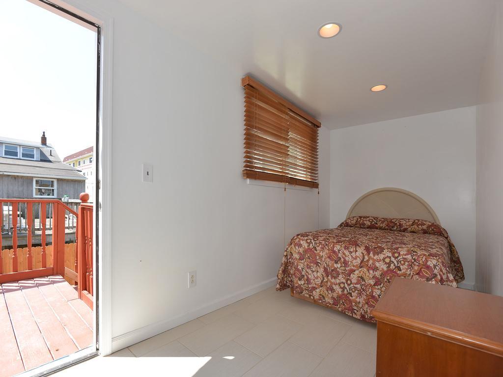 Shore - 111 Lincoln Ave *