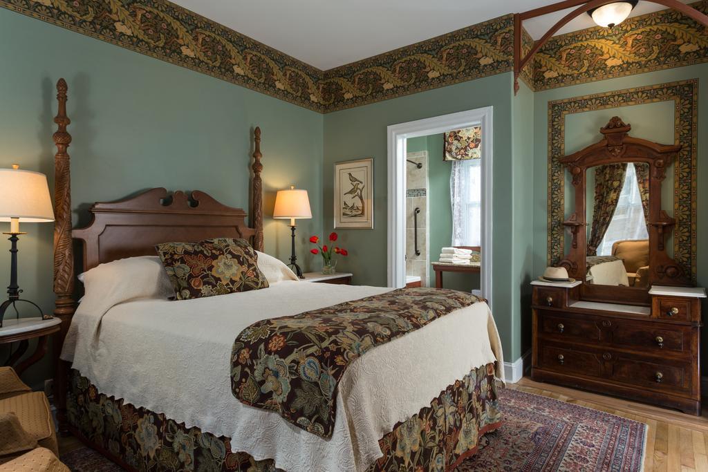 The Queen Victoria 3* Cape May