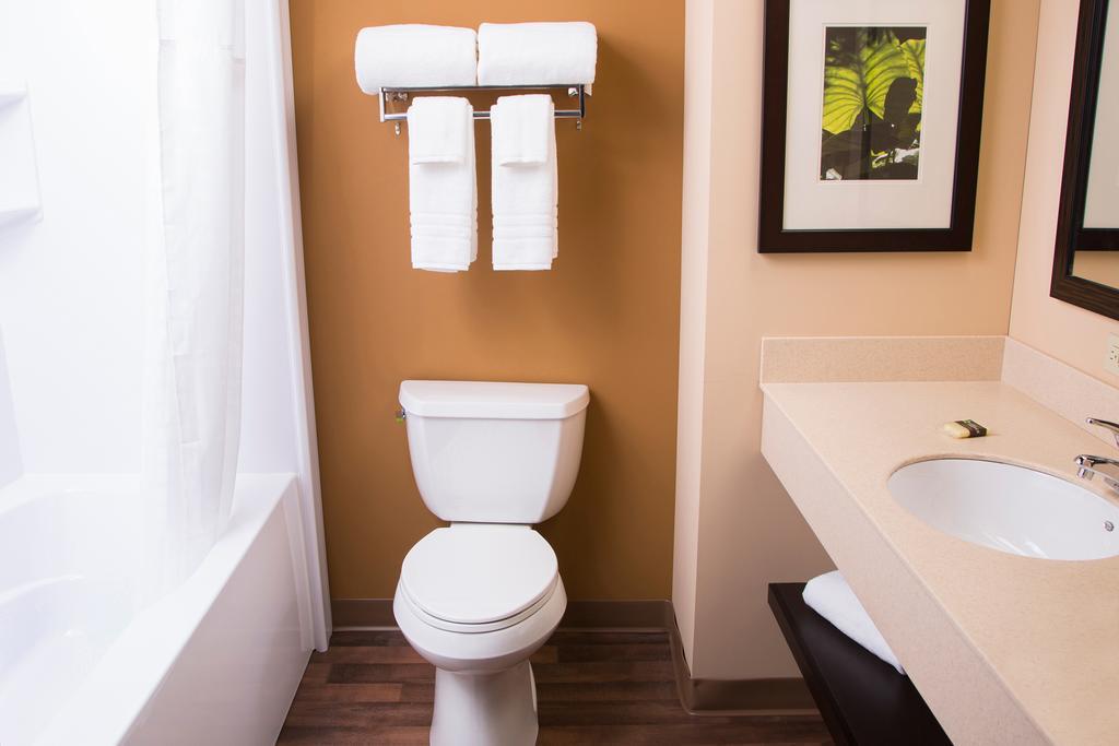 Extended America - - Raritan Center Hotel 2*