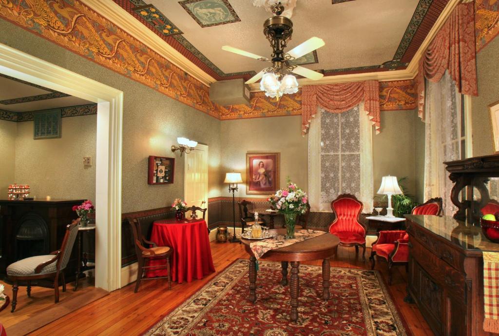 The Queen Victoria 3*