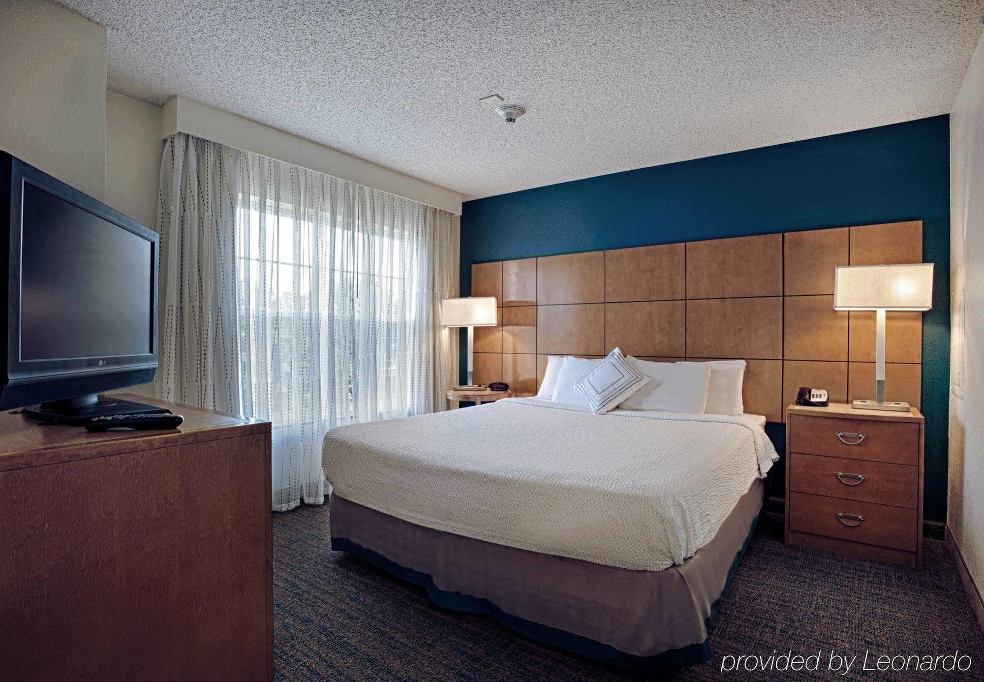 By Marriott Atlantic Airport Hotel 3*