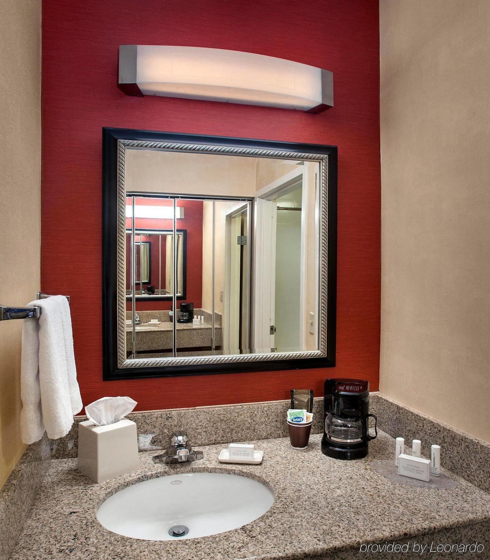 Courtyard By Marriott Mt. Laurel Hotel 2*