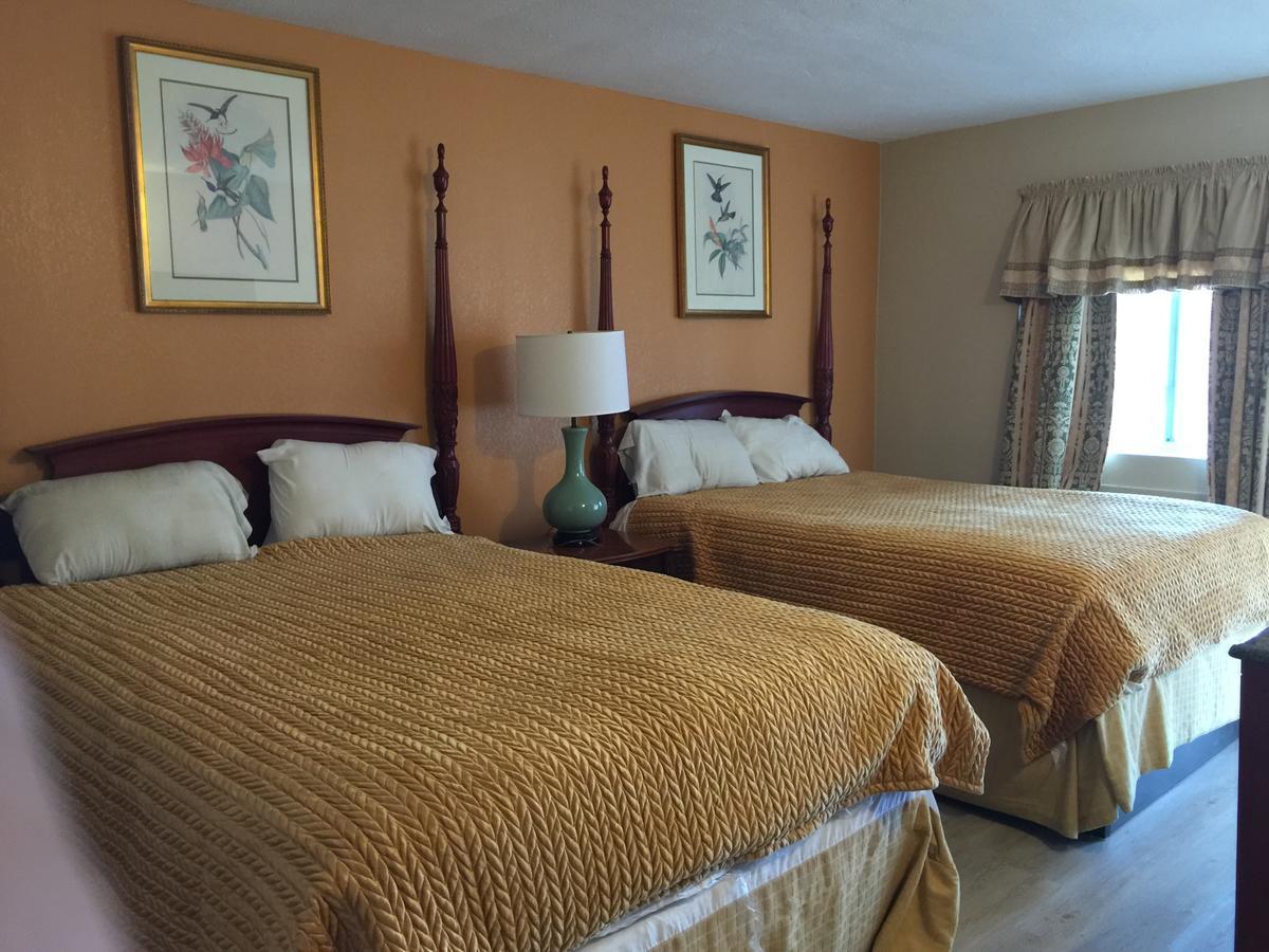 Inn Pelican &