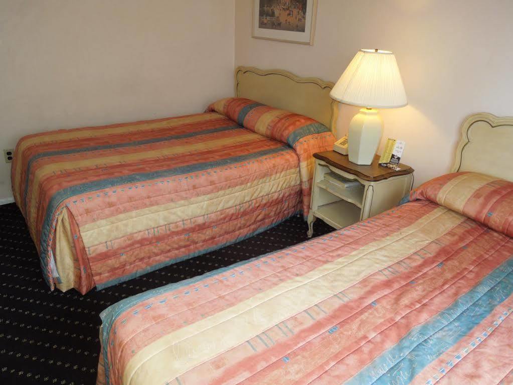 Clarem Happy Days Hotel