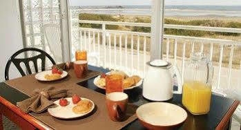 Crusader Oceanfront Motel 3*