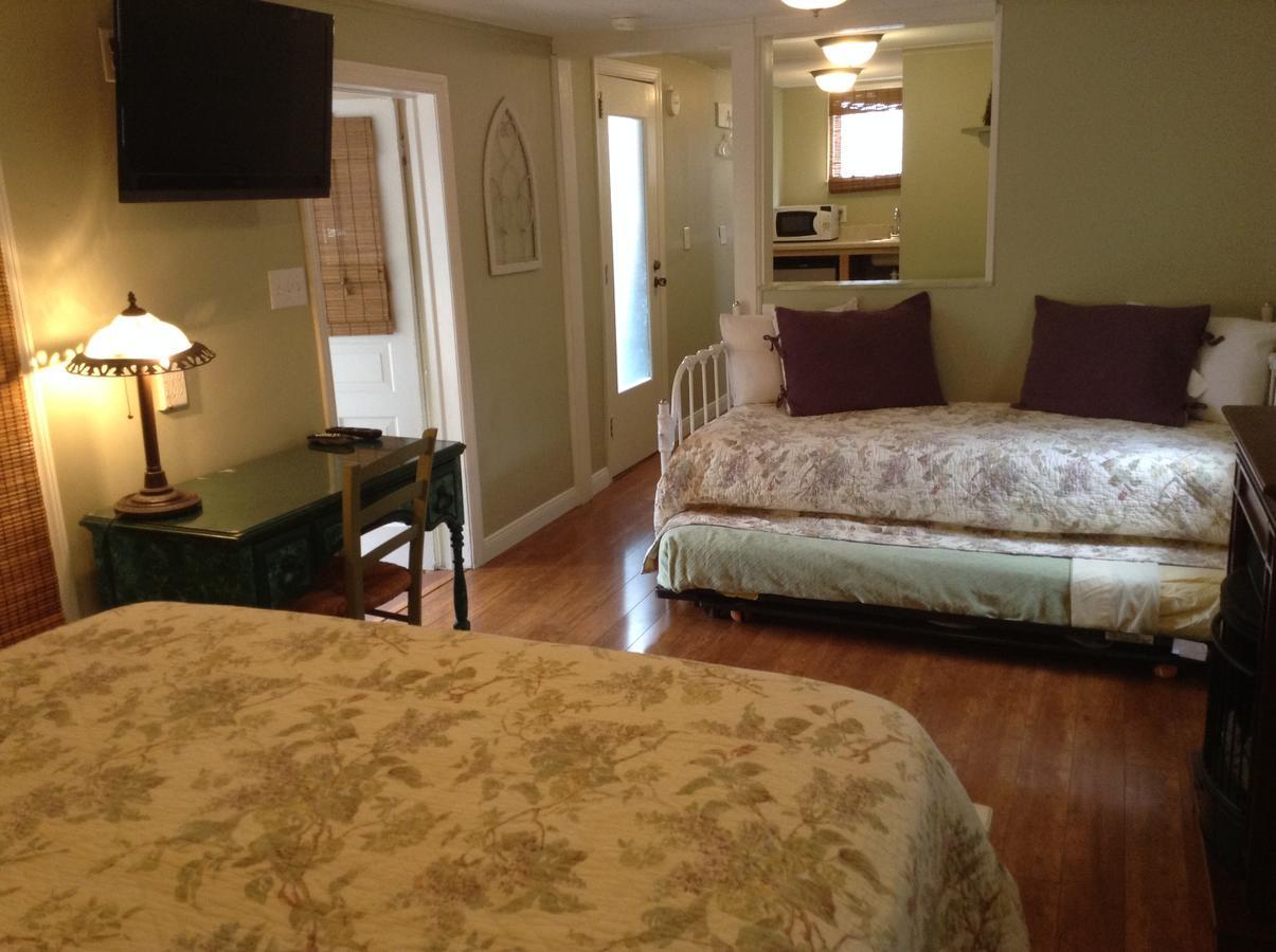 Bed & Breakfast The Island Guest House Bed And Breakfast 3*