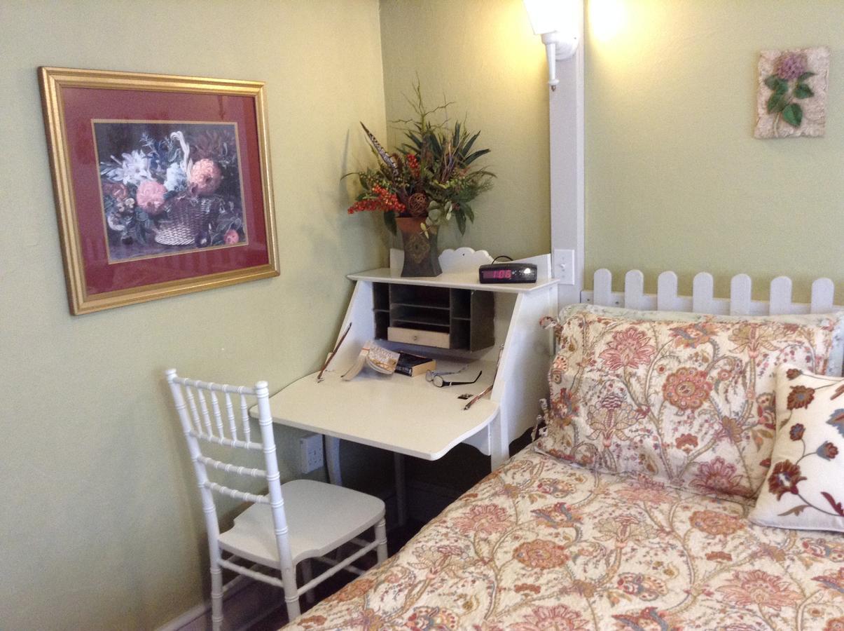 The Island Guest House Bed And Breakfast Beach Haven