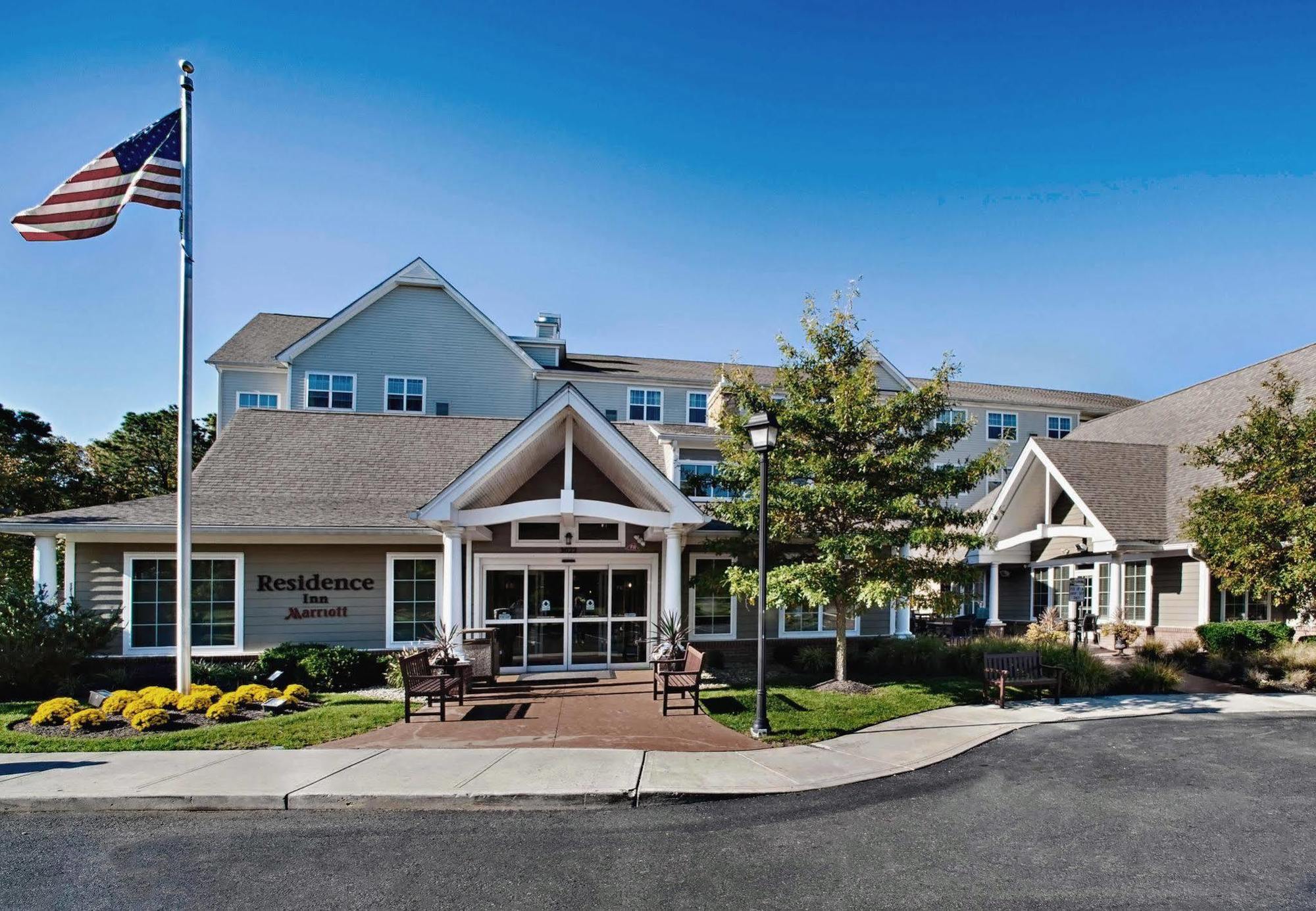 By Marriott Atlantic Airport Hotel