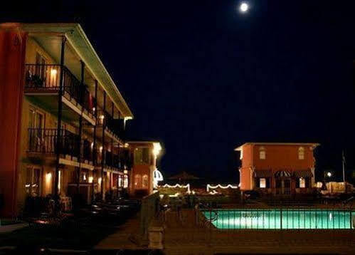 Hotel Periwinkle