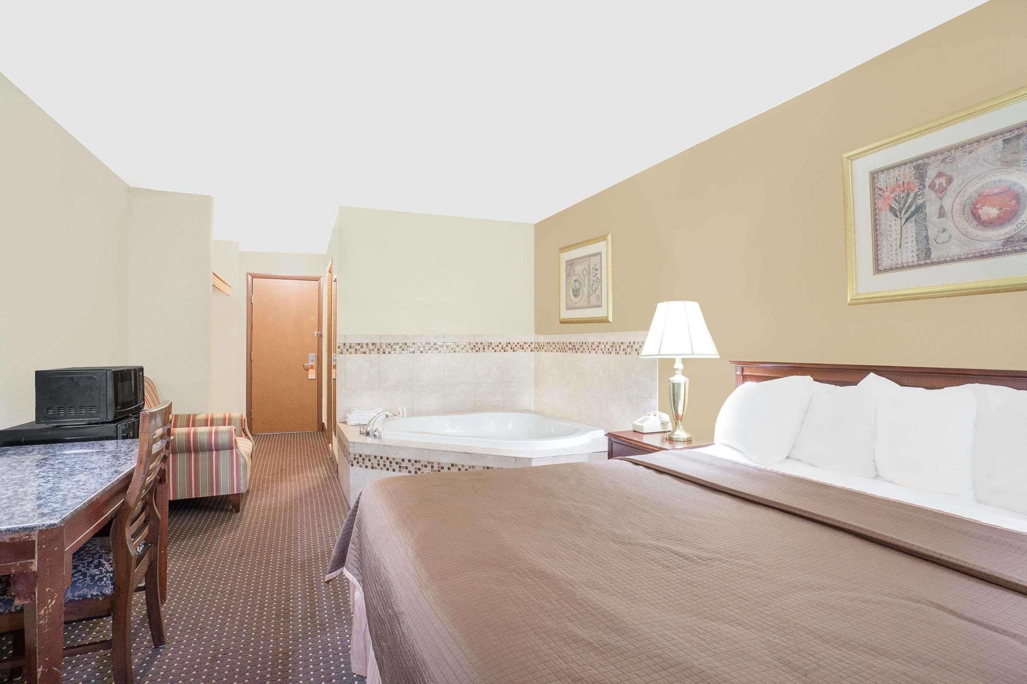 Howard Johnson By Wyndham Atlantic City 2*