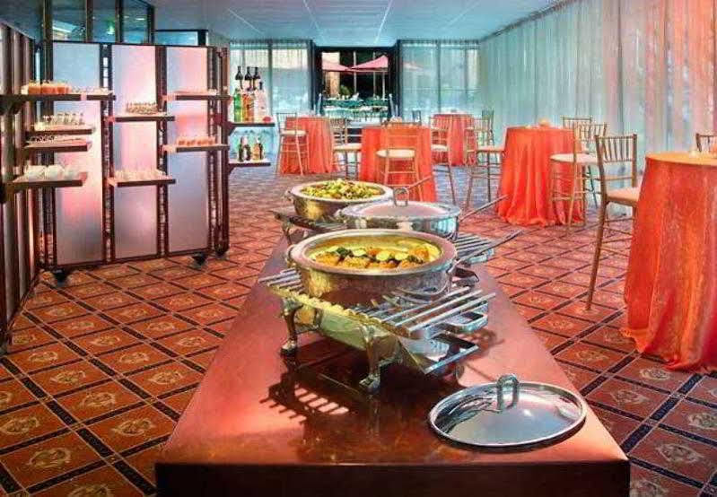 Hotel Marriott At Forrestal 3*