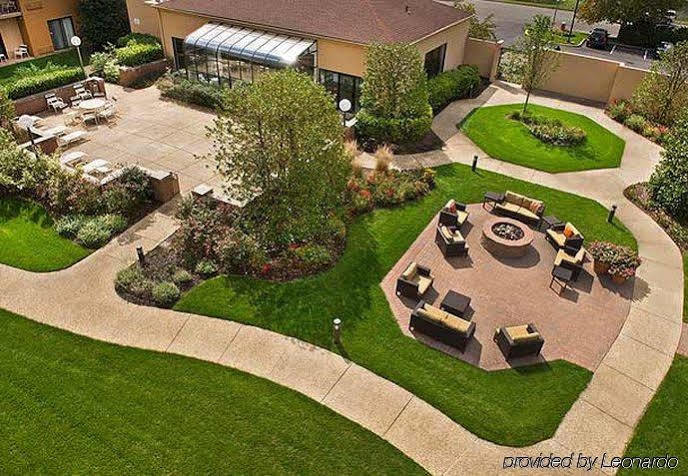 Courtyard By Marriott Mt. Laurel 2*