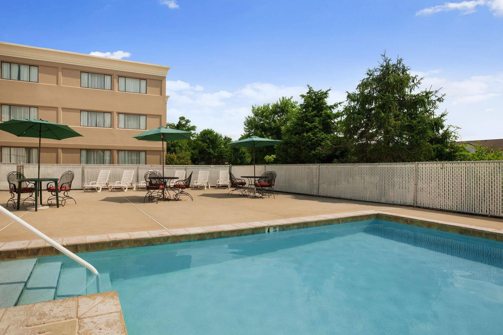 Ramada By Wyndham 4* Toms River