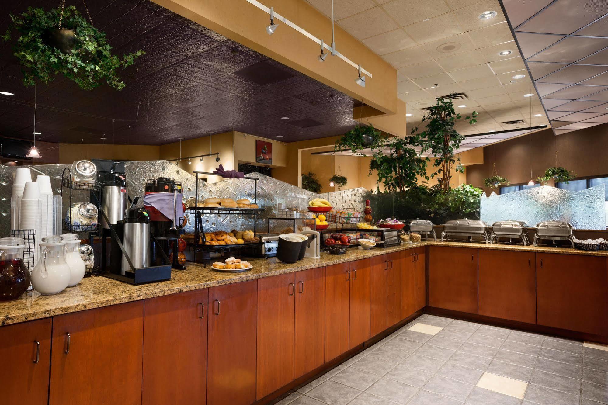 Ramada By Wyndham Toms River