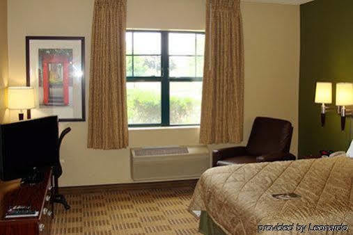 Extended America - - Raritan Center 2*