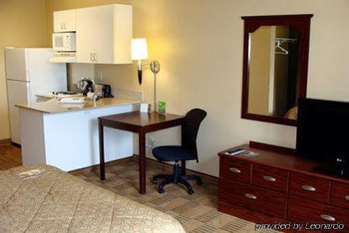 Extended America - - Raritan Center 2*