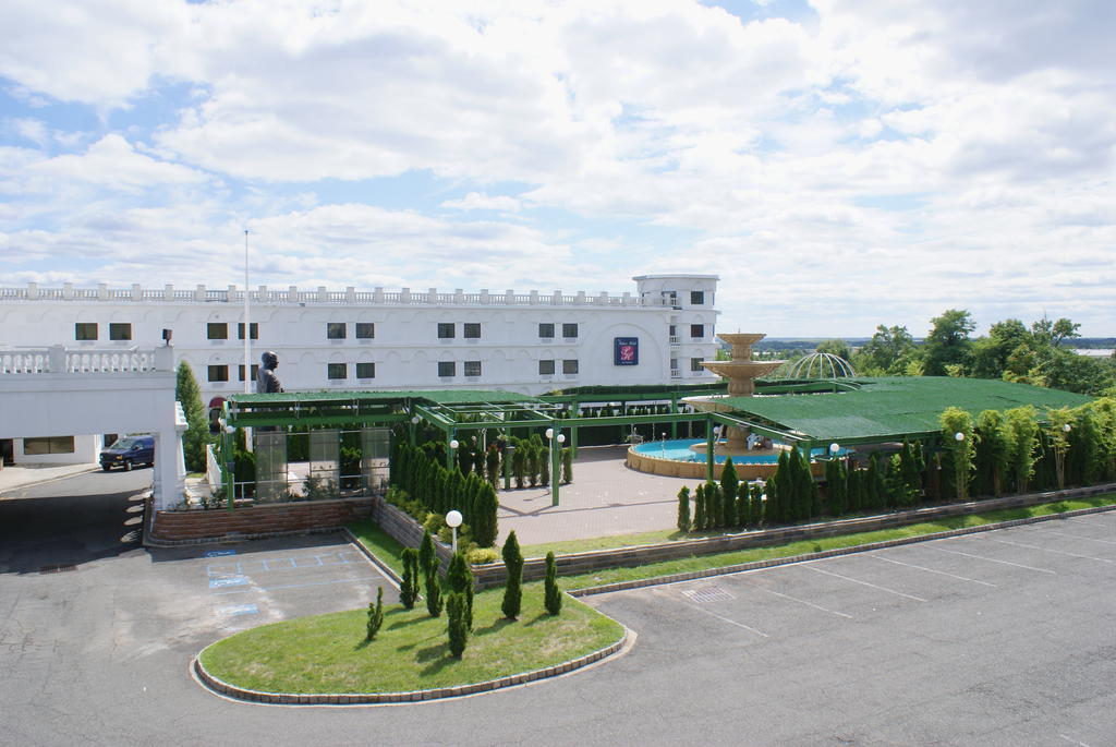 Raritan Hotel 3*