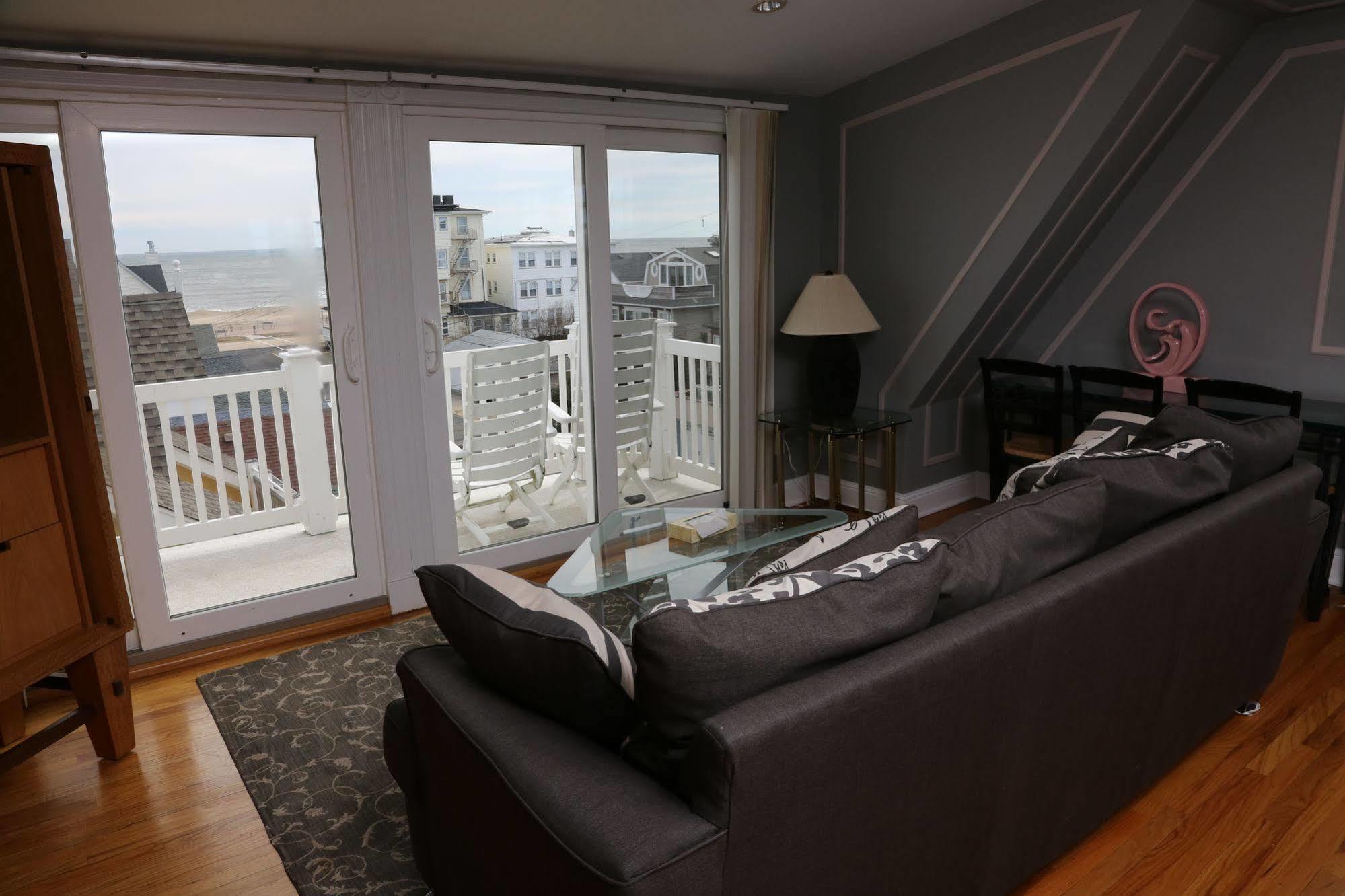 Bed & Breakfast The Ocean Plaza 4*