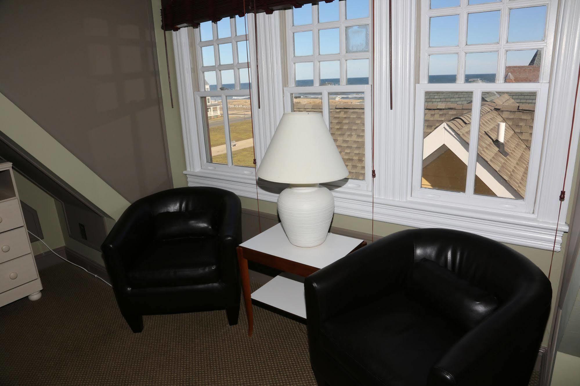 The Ocean Plaza Bed & Breakfast 4*