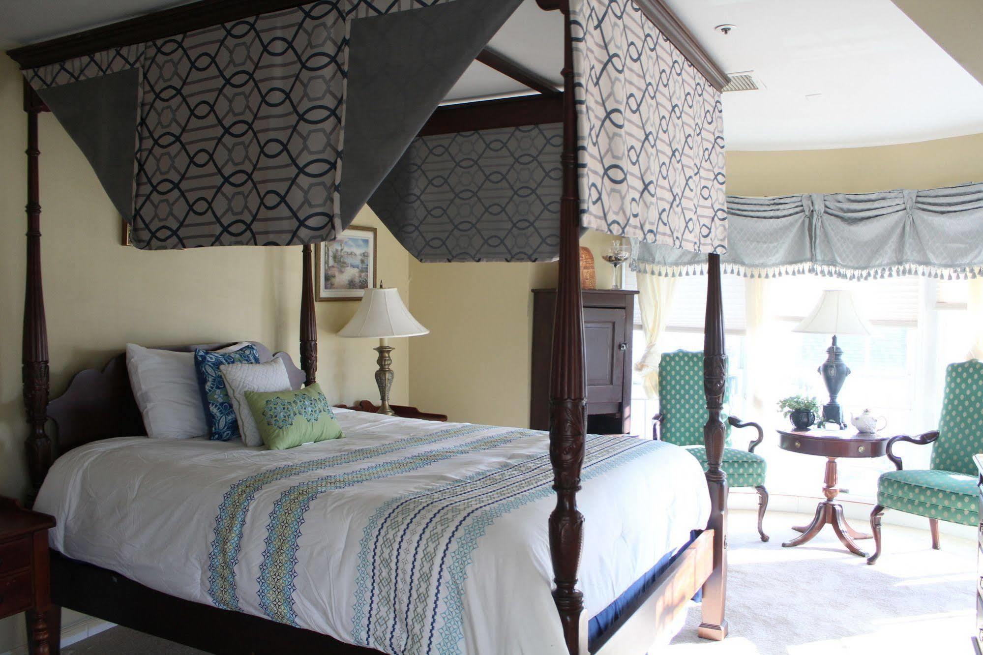 Tavern On The Bay - Frank Sinatra 4* Somers Point