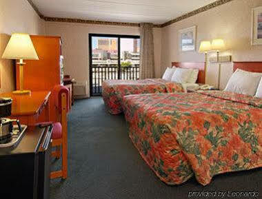 Days By Wyndham Atlantic Beachblock Motel