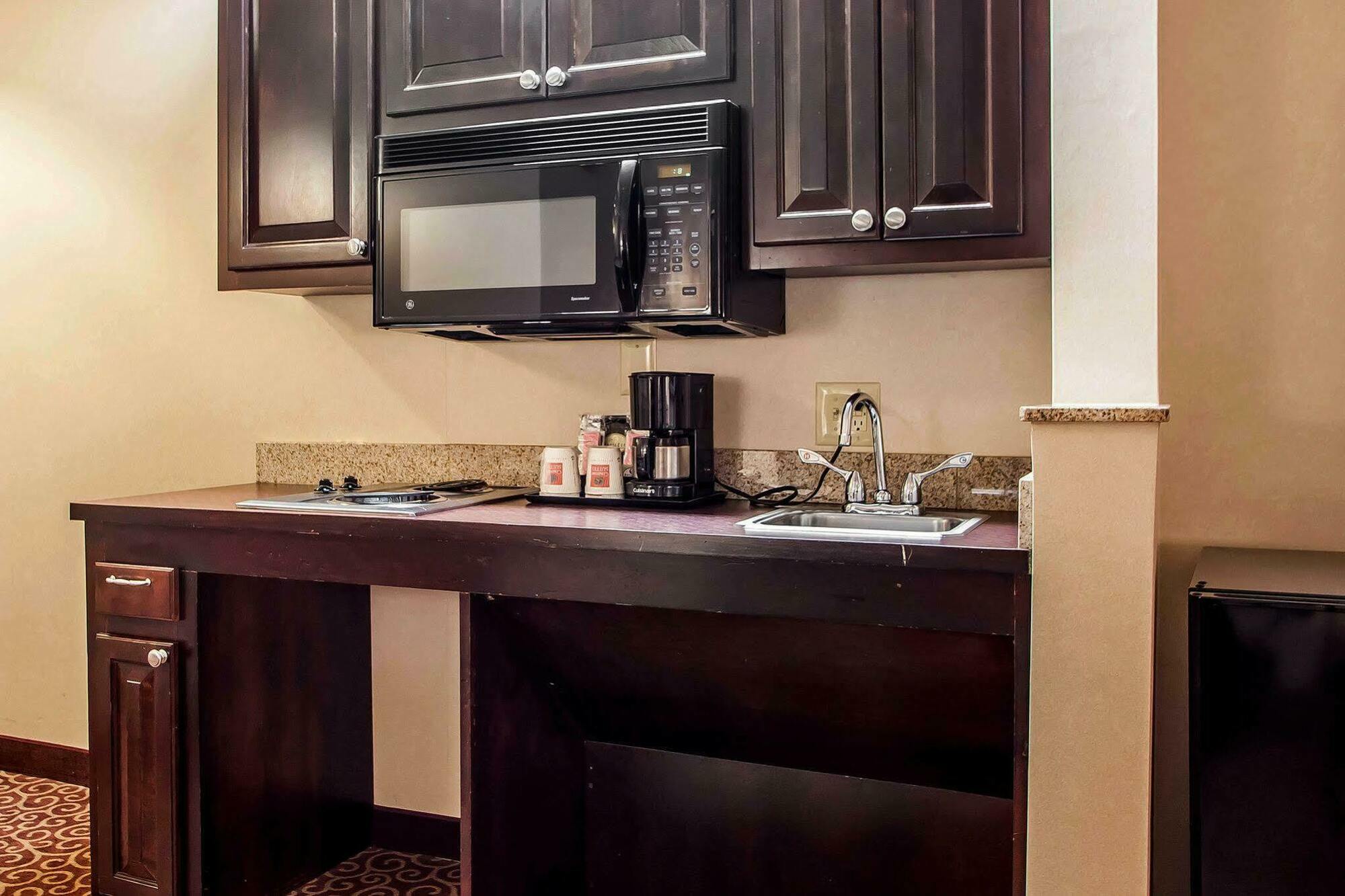 Comfort - South River 3* East Brunswick