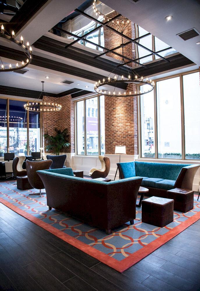 Indigo Downtown 4*