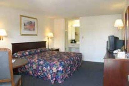 Econo Lodge *