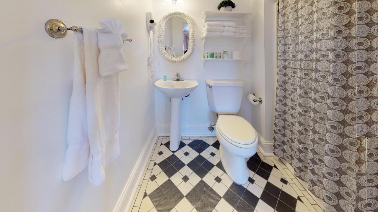 The Ocean Plaza Bed & Breakfast