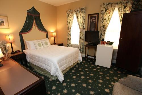 The Ocean Plaza Bed & Breakfast 4*