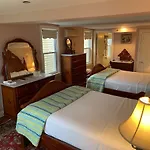 Laingdon Hotel