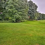 Vernon Condo With Deck, Near Appalachian Trail!