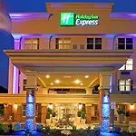 Holiday Inn Express Woodbridge By Ihg