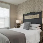 The Carroll Villa Hotel