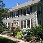 Alpine Haus Bed & Breakfast Inn
