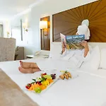 La Mer Beachfront Resort