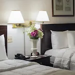 Meadowlands Plaza Hotel