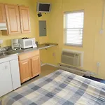 Sifting Sands Motel