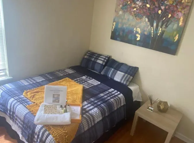 Enjoy Our Cozy Private Room In Our Suite 10 Star Stay!!!Newark Airport 20Mins Away Nyc 30Mins Away Prudential Center 10Mins