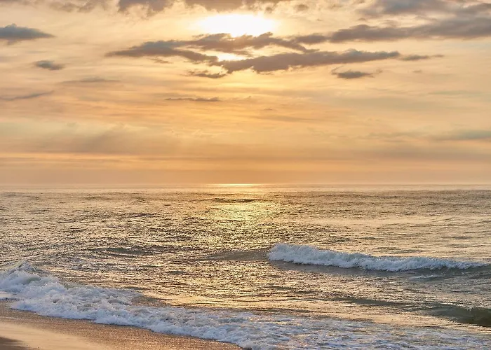 Drifting Sands Oceanfront Hotel