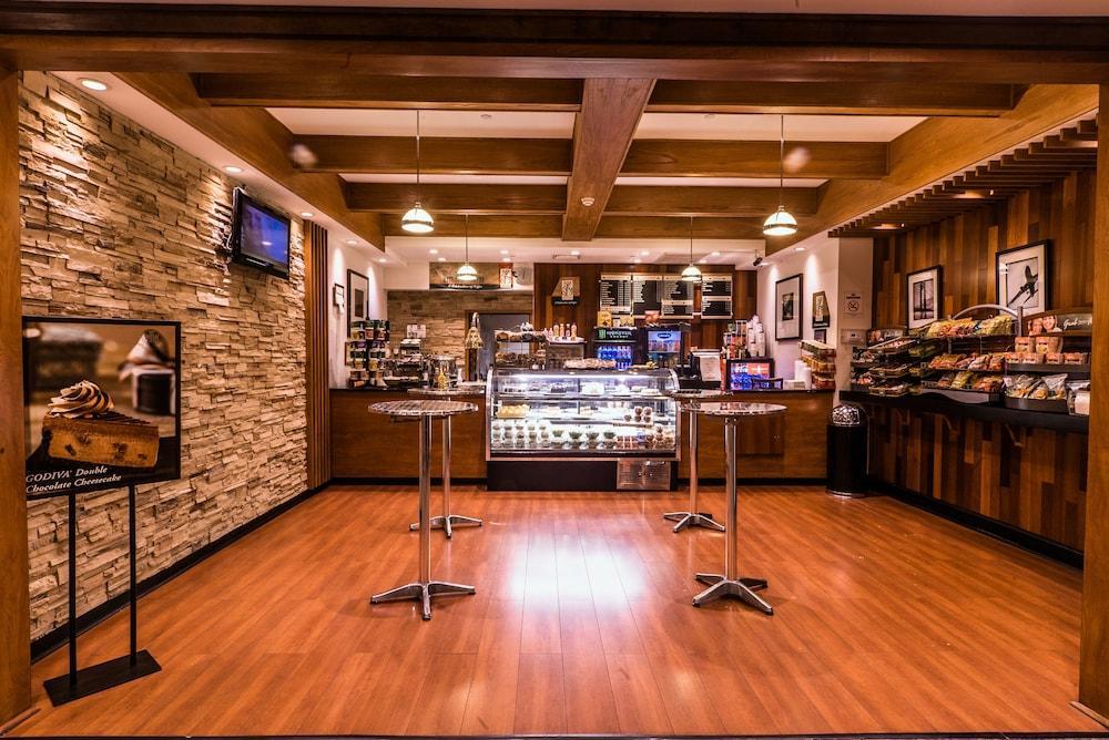 Crowne Plaza Newark Airport By Ihg Hotel Elizabeth