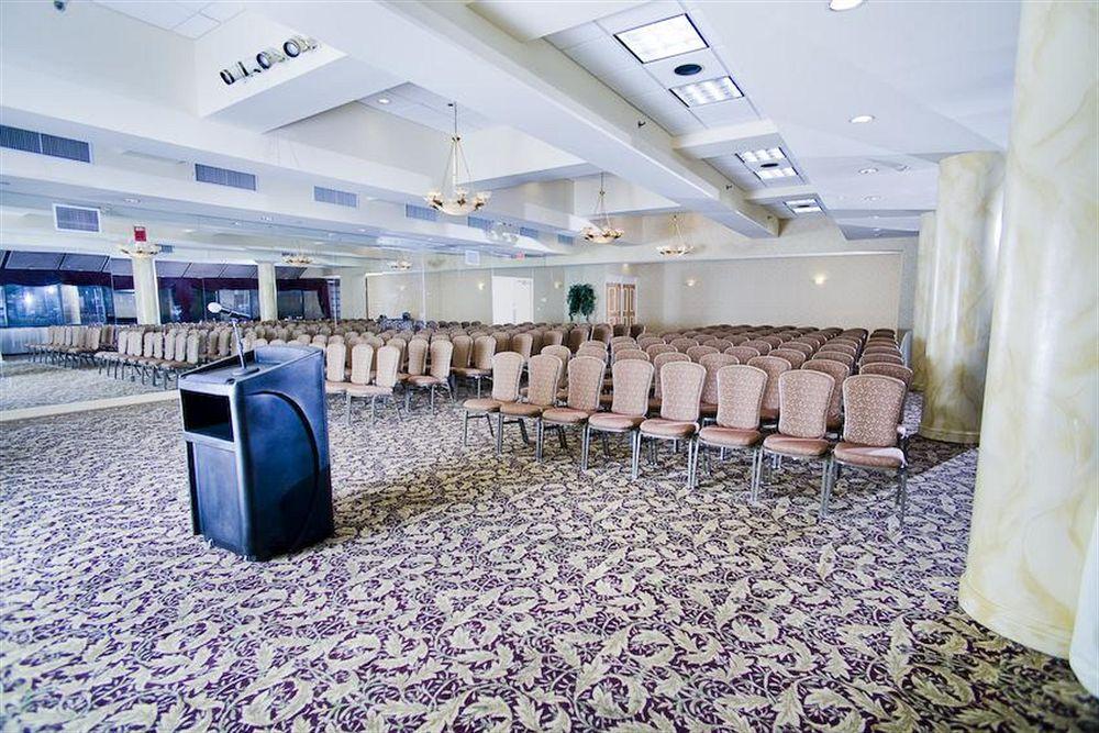Crowne Plaza By Ihg Hotel 4*