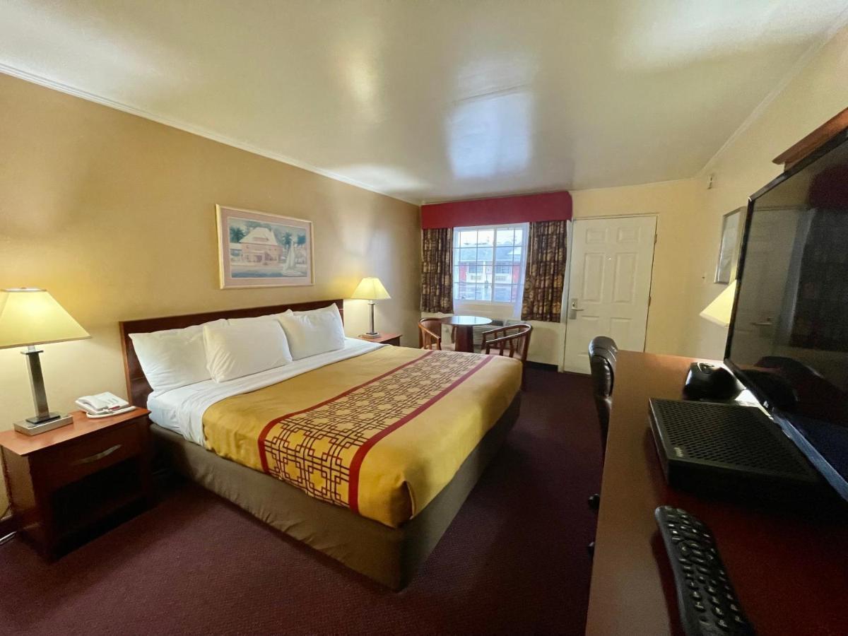 Passport - Motel Somers Point