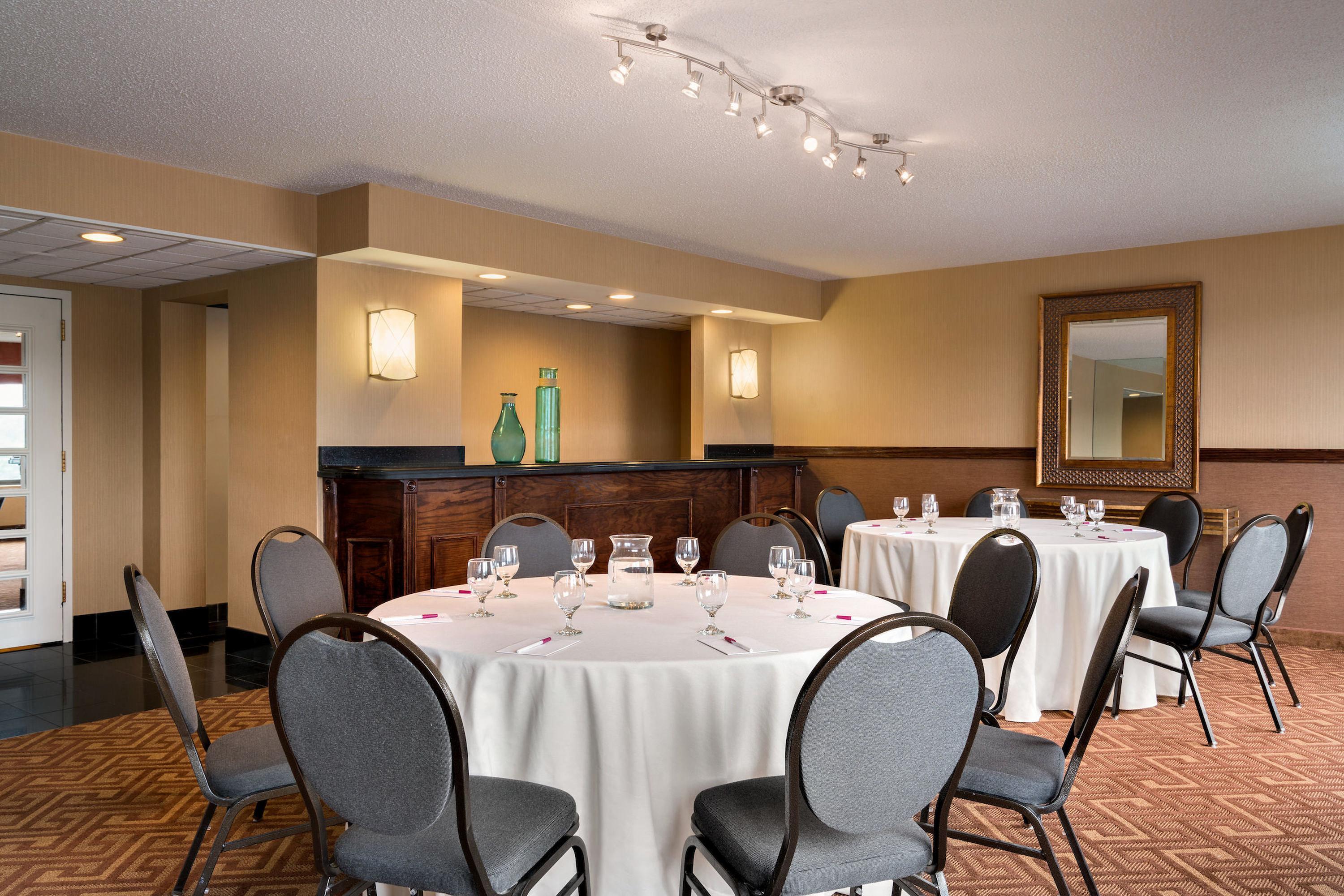 Hotel Crowne Plaza By Ihg Englewood