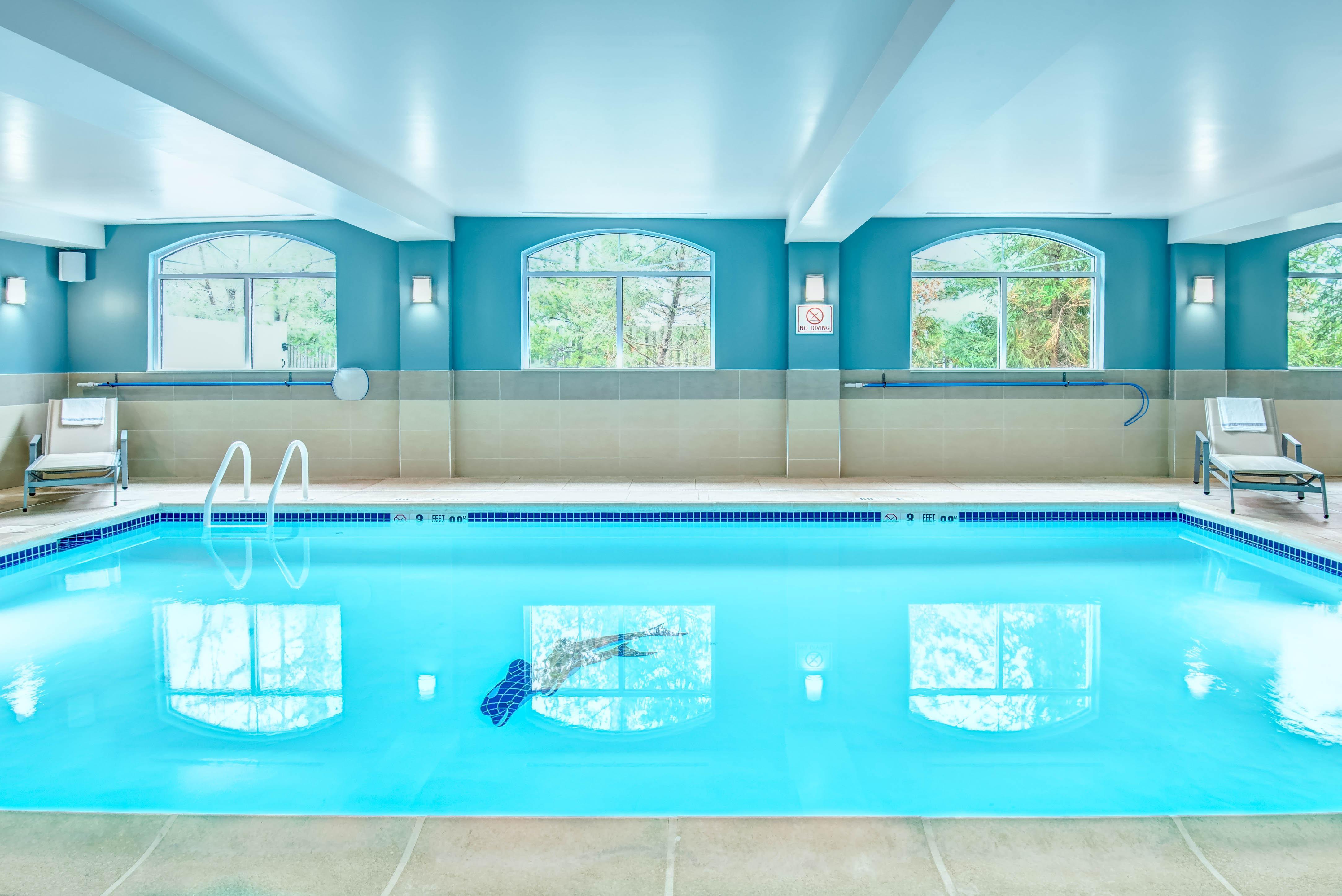 Express Woodbridge By Ihg Hotel